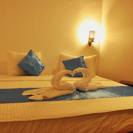Coconut Garden House Hotel Udawalawe Bagian luar foto