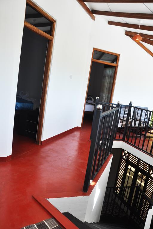 Coconut Garden House Hotel Udawalawe Bagian luar foto