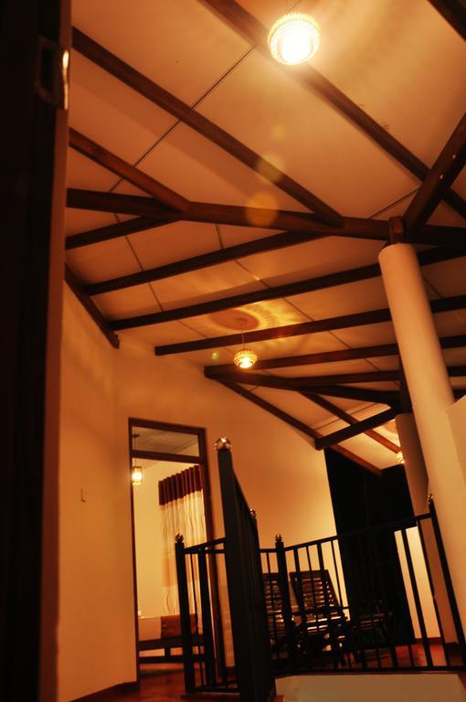 Coconut Garden House Hotel Udawalawe Bagian luar foto