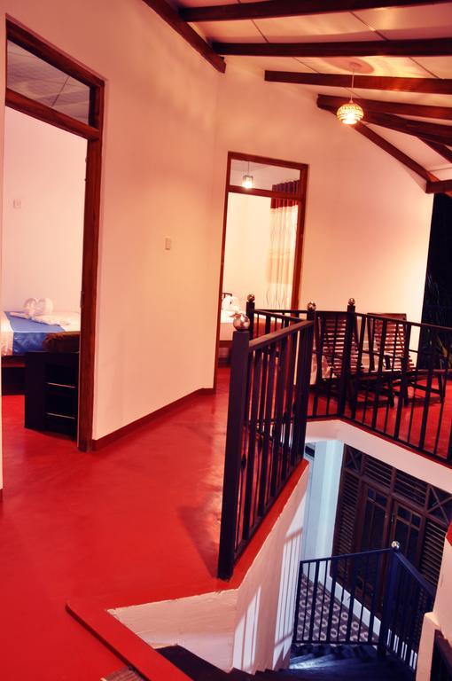 Coconut Garden House Hotel Udawalawe Bagian luar foto
