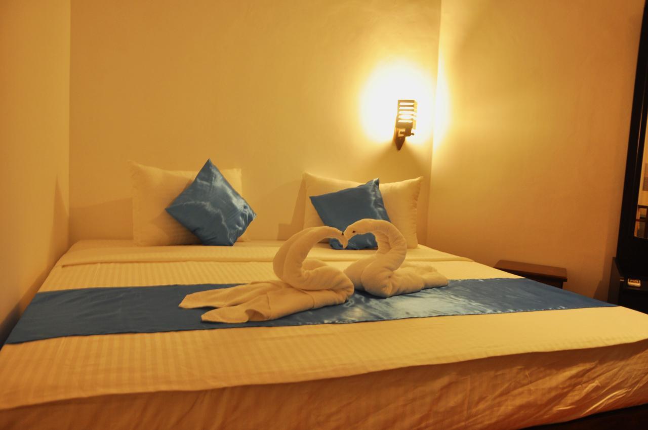 Coconut Garden House Hotel Udawalawe Bagian luar foto